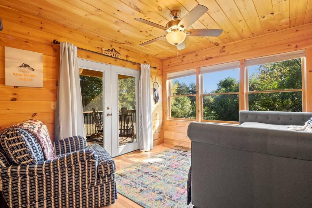 Dream Weaver Cabin Villa Candler Exteriör bild