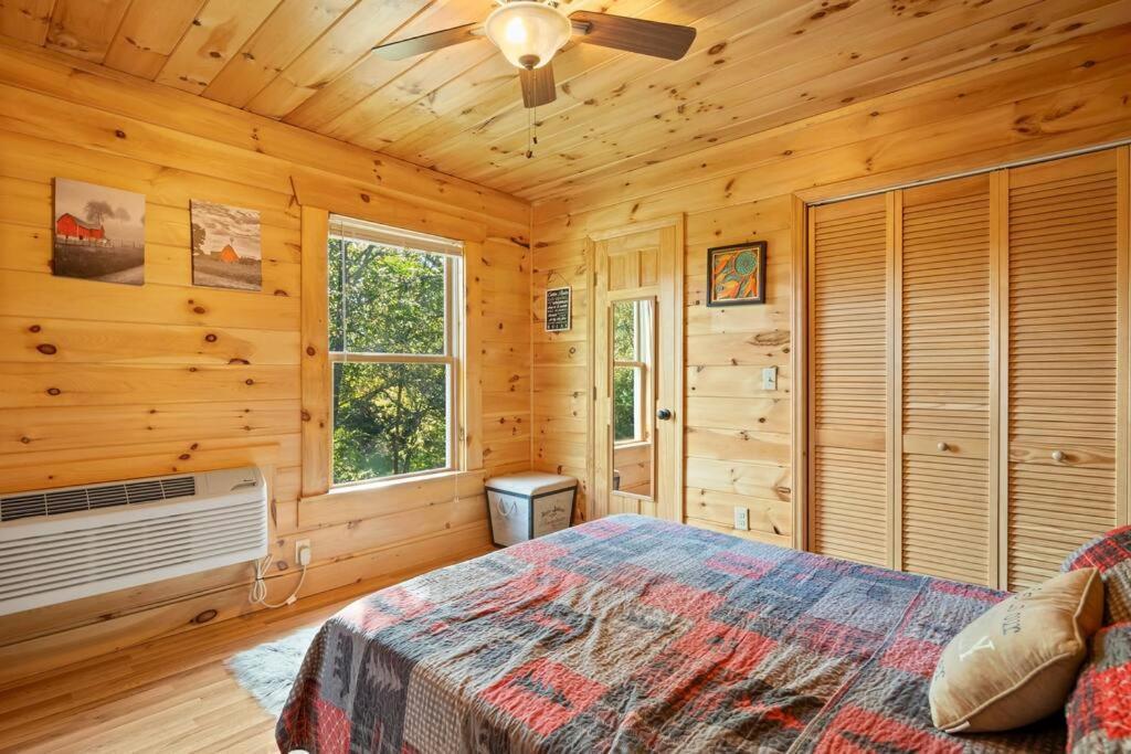 Dream Weaver Cabin Villa Candler Exteriör bild