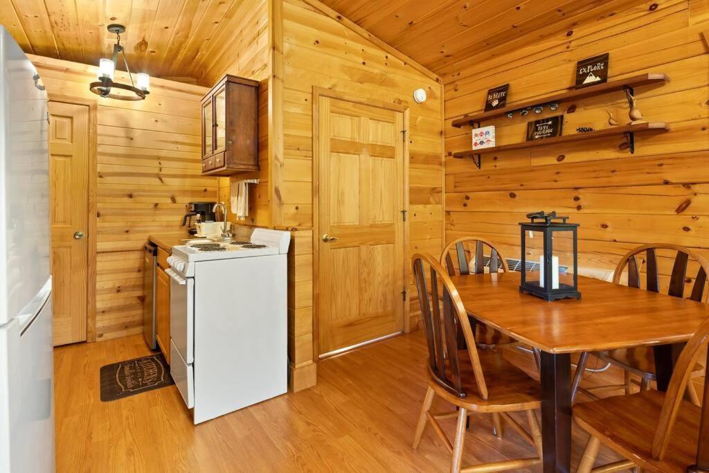 Dream Weaver Cabin Villa Candler Exteriör bild