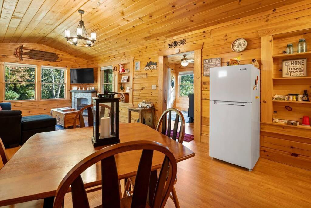 Dream Weaver Cabin Villa Candler Exteriör bild